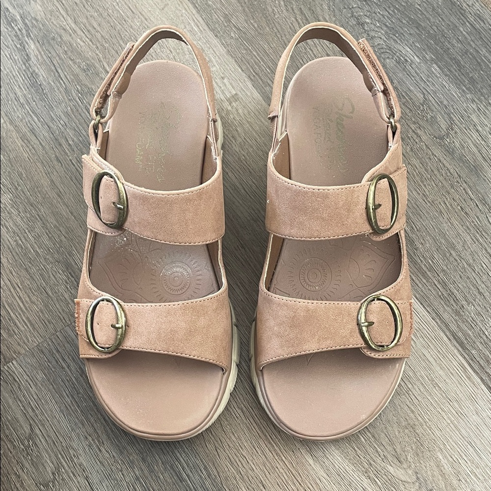 Skechers Women's Beige Sandals